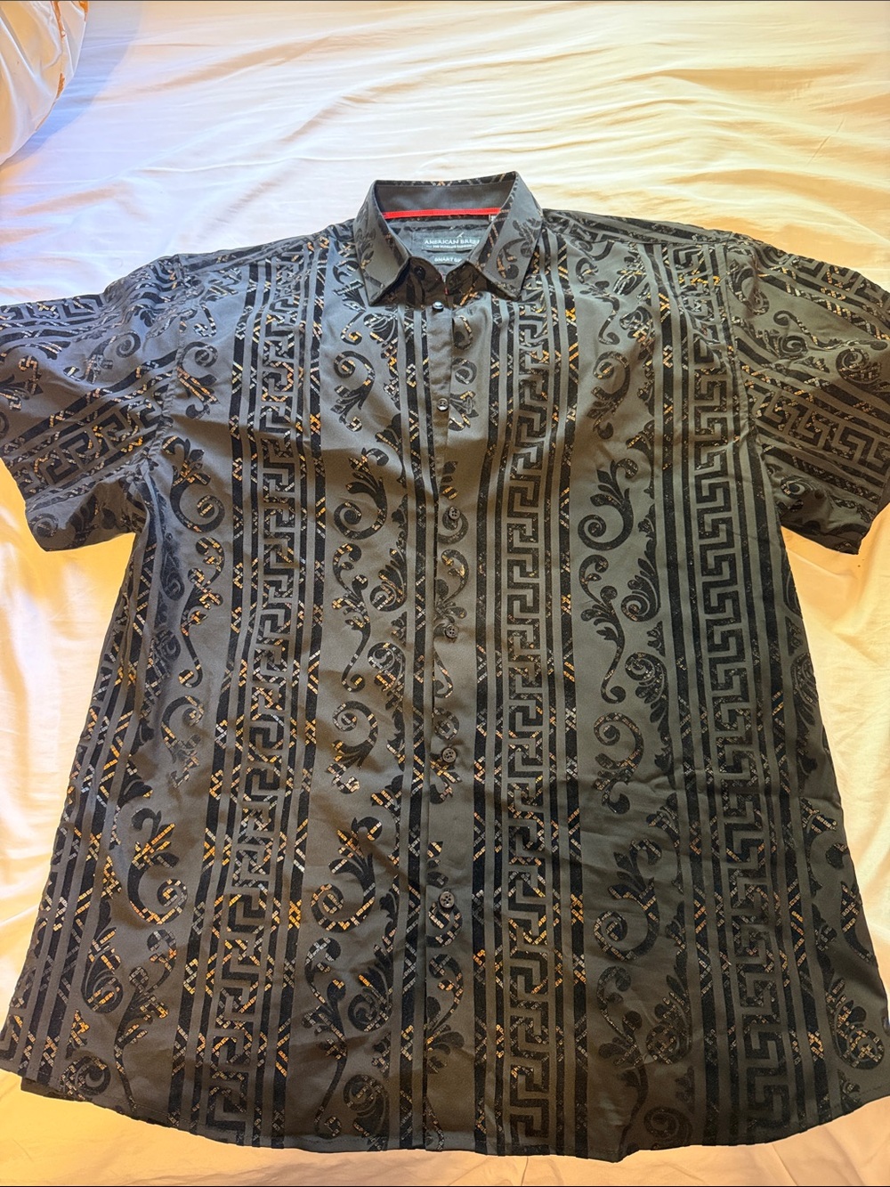 Men's Black Patterned Short-Sleeve Button-Down Shirt